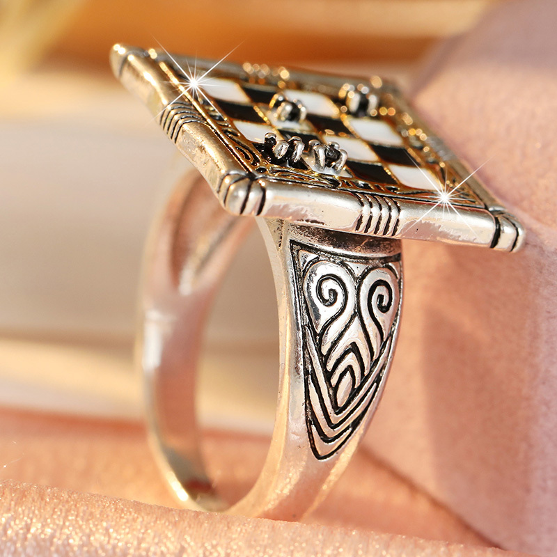 Vintage Checkered Wide-Band Ring for Women